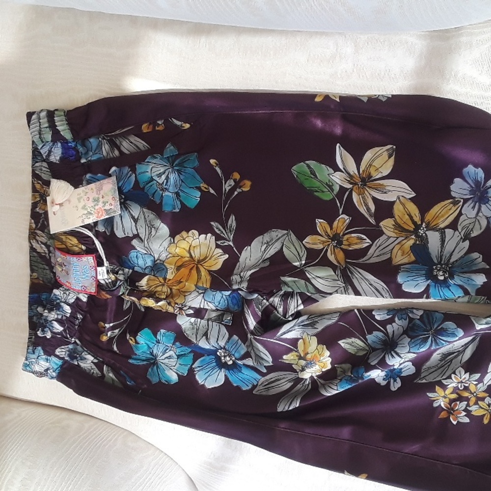 SOLD! Johnny Was silk pants - Picture 7 of 10
